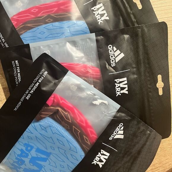 IVY PARK FACE MASK - Picture 1 of 2